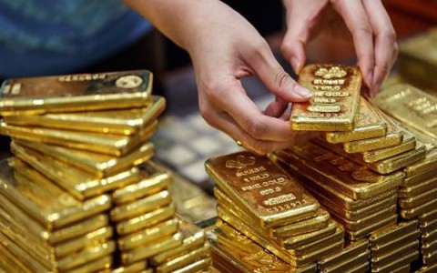 Giá vàng SJC tăng cao, lo ngại rủi ro gia tăng